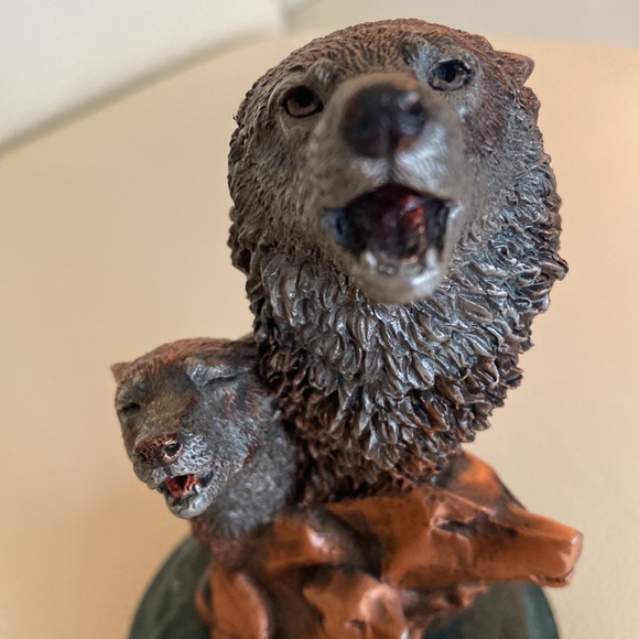 Kitty Cantrell’s “Wild Music” Wolf Sculpture - Picture 6 of 13